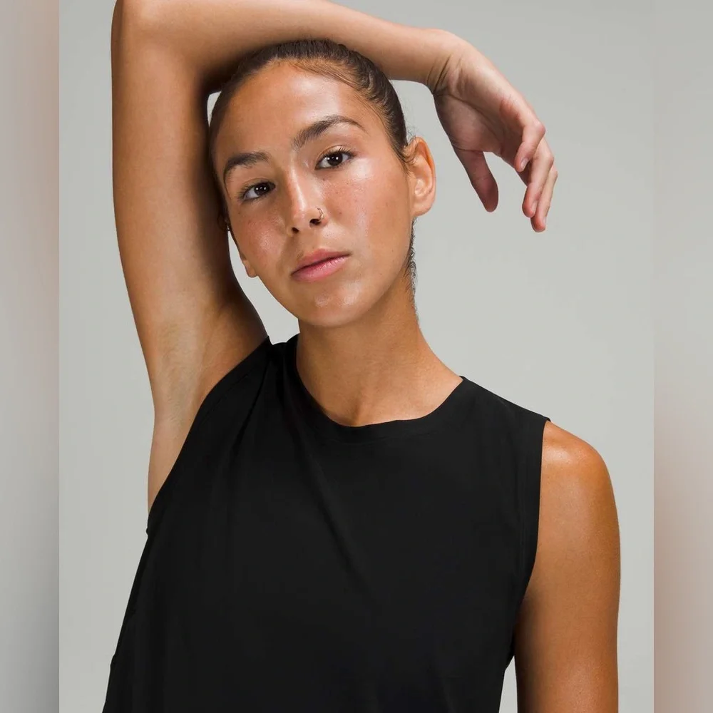 Lululemon High Neck Split Hem Run Tank - Picture 4 of 10